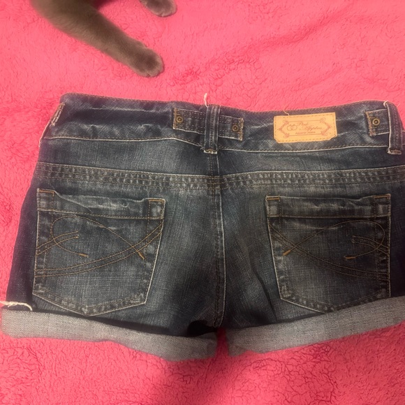 Retro Denim Shorts - Picture 2 of 2